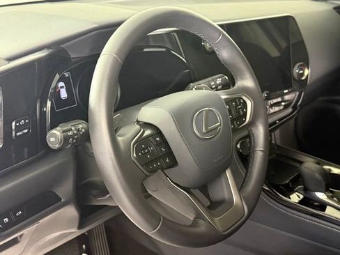 Used 2025 Lexus NX 250 FWD w/ Towing Package (2000 Lbs) image 19