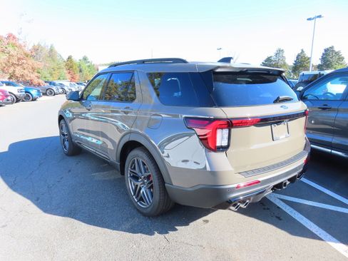 New 2026 Ford Explorer ST w/ Sun And Sound Package image 6