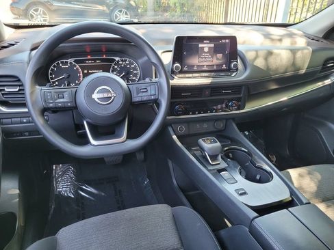 Used 2023 Nissan Rogue SV FWD image 19