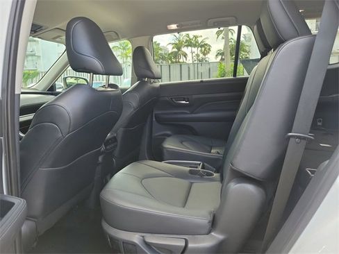 Used 2025 Toyota Grand Highlander Limited image 8
