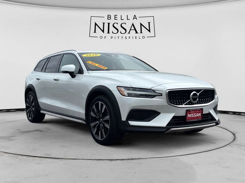 Used 2020 Volvo V60 T5 Cross Country w/ Protection Package Premier AWD/4WD image 7