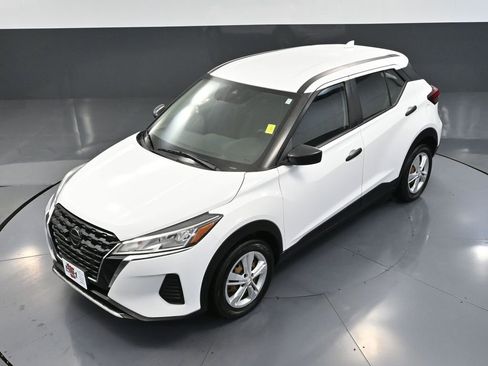 Used 2021 Nissan Kicks S image 55