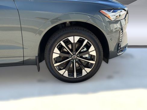 New 2026 Volvo XC60 B5 Plus w/ Protection Package Premier AWD/4WD image 13