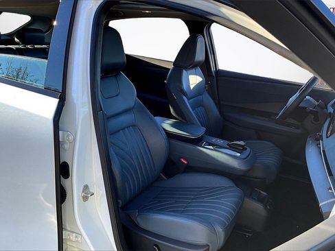 Used 2023 Nissan Ariya image 26