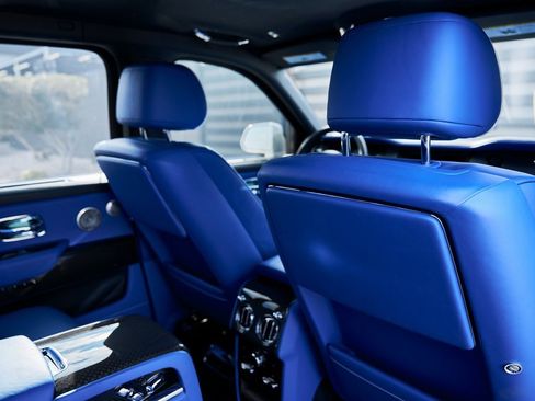 Used 2023 Rolls-Royce Cullinan Black Badge w/ Driver's Package image 41