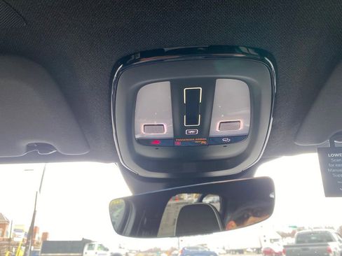 New 2024 Volvo XC40 Recharge Ultimate w/ Protection Package Premier AWD/4WD image 25