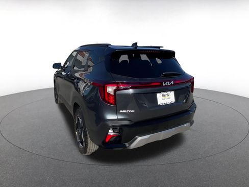 Used 2025 Kia Seltos S image 11