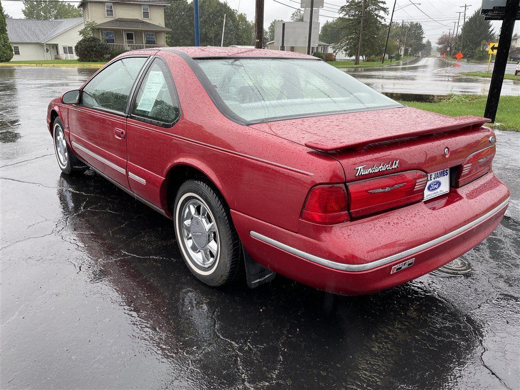 Used 1997 Ford Thunderbird LX RWD image 4
