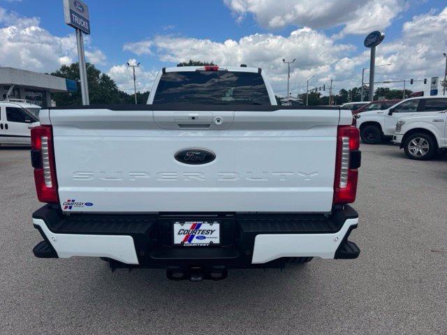 Used 2025 Ford F250 XLT w/ Black Appearance Package AWD/4WD image 4