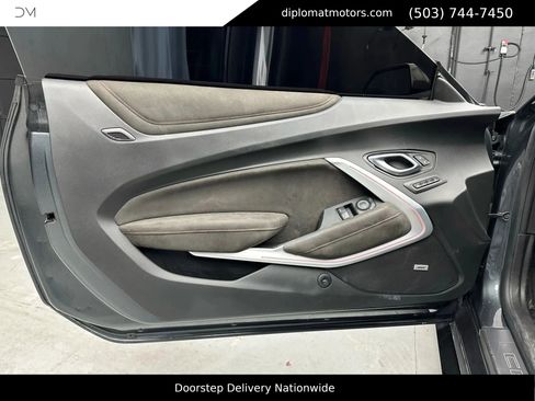 Used 2018 Chevrolet Camaro ZL1 image 35