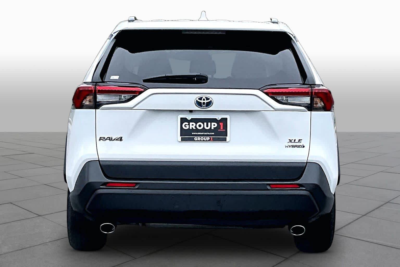 Used 2024 Toyota RAV4 XLE w/ Convenience Package AWD/4WD image 5