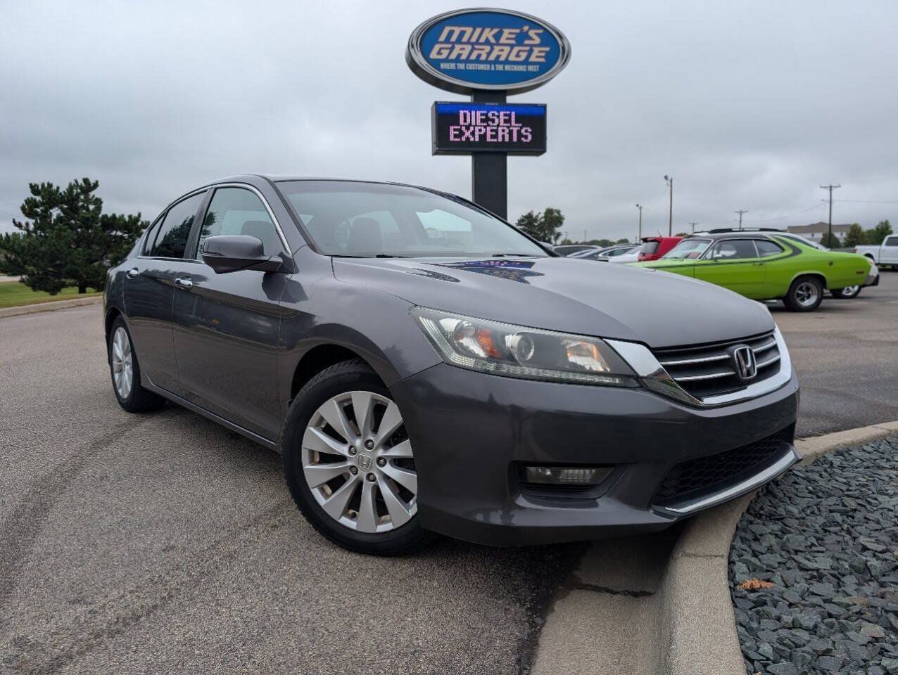 Used 2015 Honda Accord EX image 2