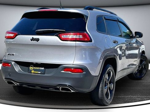 Used 2017 Jeep Cherokee Sport AWD/4WD image 6