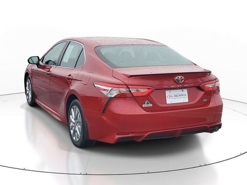 Used 2020 Toyota Camry SE image 3