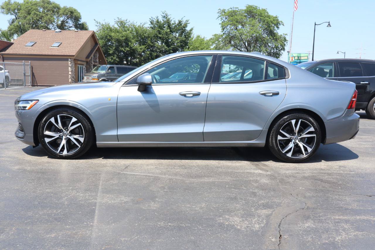 Used 2019 Volvo S60 T5 Momentum w/ Multimedia Package FWD image 2