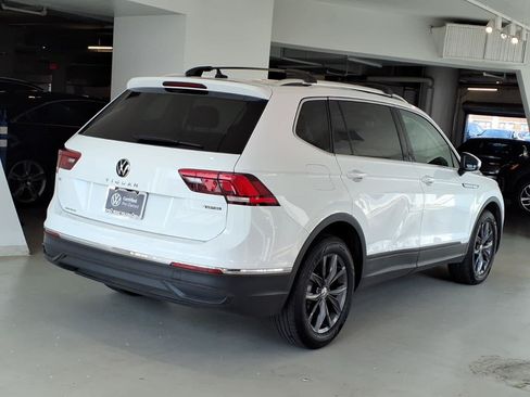 Used 2024 Volkswagen Tiguan SE AWD/4WD image 4