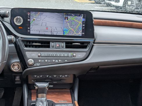 Used 2022 Lexus ES 350 Luxury w/ Accessory Package image 18