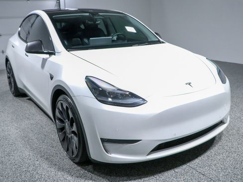 Used 2022 Tesla Model Y Performance AWD/4WD image 5