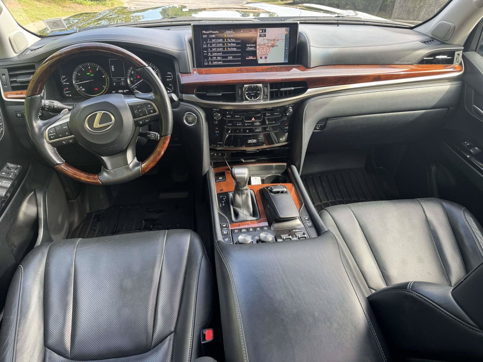 Used 2017 Lexus LX 570 4WD w/ Luxury Package image 14