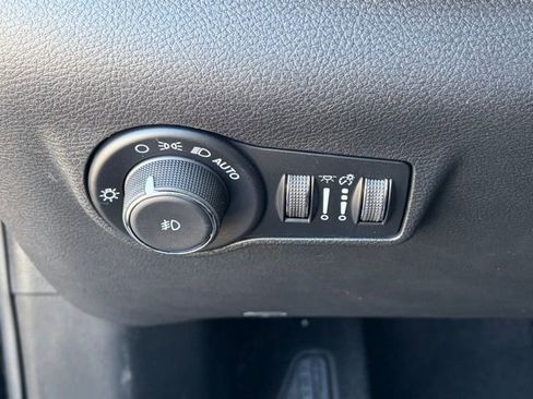 New 2026 Jeep Compass Limited image 25