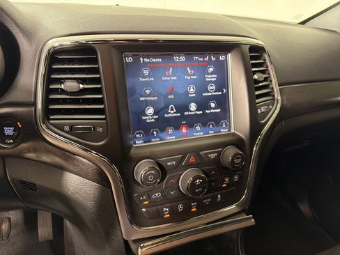 Used 2018 Jeep Grand Cherokee Altitude image 16