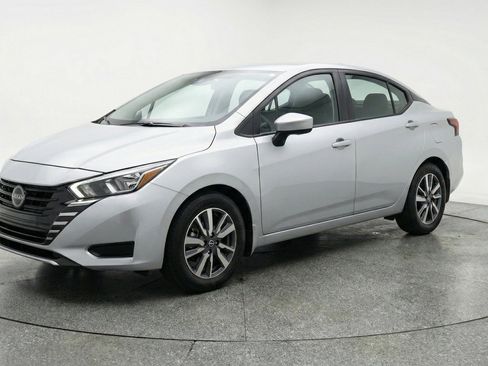 Used 2025 Nissan Versa SV FWD image 3