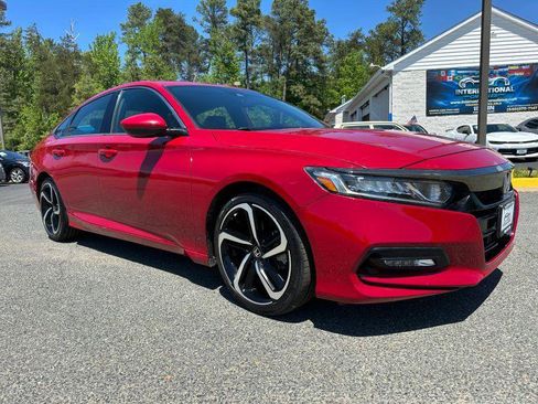 Used 2018 Honda Accord Sport image 2
