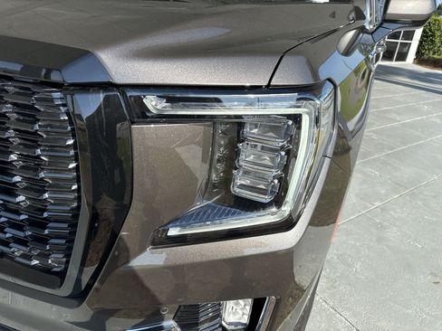 Used 2021 GMC Yukon SLT AWD/4WD image 5
