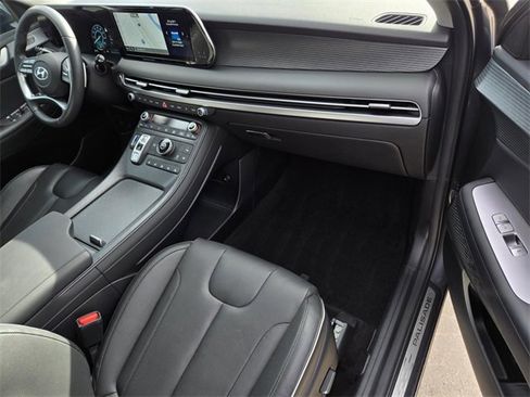 Used 2024 Hyundai Palisade Limited image 7