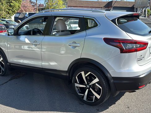 Certified 2021 Nissan Rogue Sport SL w/ Premium Package AWD/4WD image 24