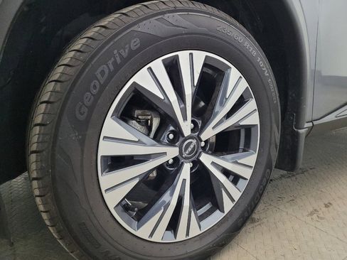 Used 2022 Nissan Rogue SV image 31