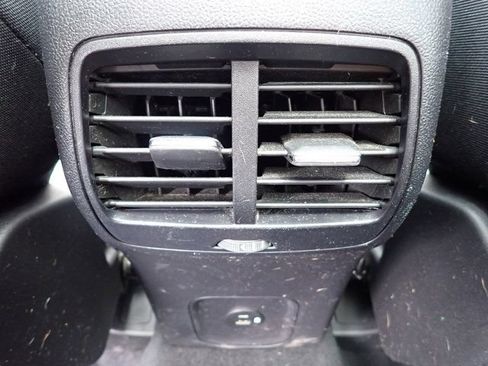 Used 2022 Ford Escape SE w/ SE Sport Appearance Package AWD/4WD image 19