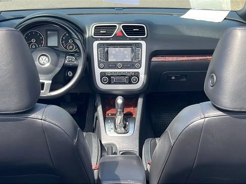 Used 2012 Volkswagen Eos Lux FWD image 31