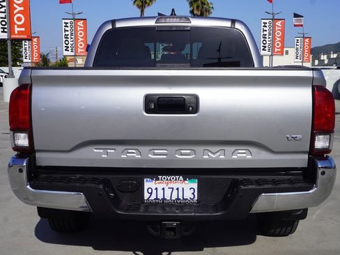 Used 2022 Toyota Tacoma SR5 RWD image 10