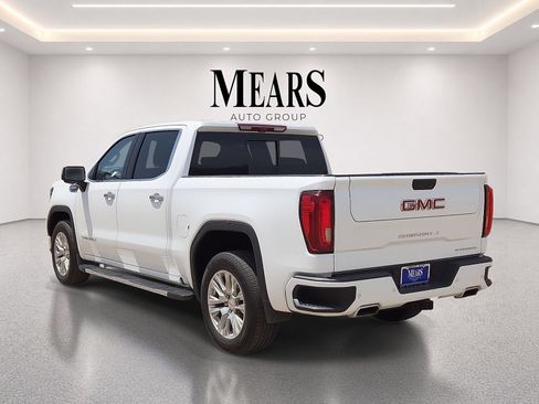 Used 2024 GMC Sierra 1500 Denali w/ Technology Package AWD/4WD image 3