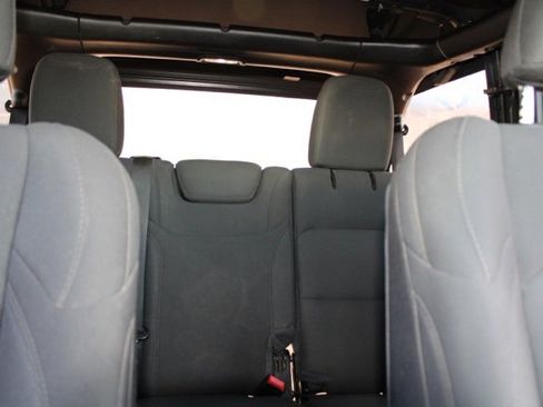 Used 2020 Jeep Wrangler Unlimited Sport image 32