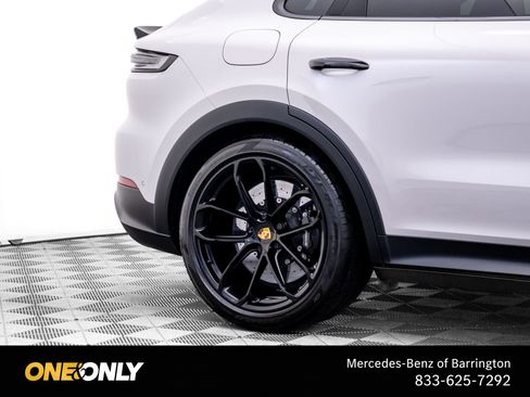 Used 2024 Porsche Cayenne Turbo GT AWD/4WD image 36