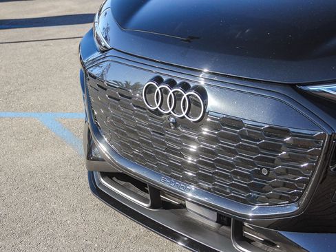 Certified 2025 Audi Q6 e-tron Premium w/ Convenience Package image 13