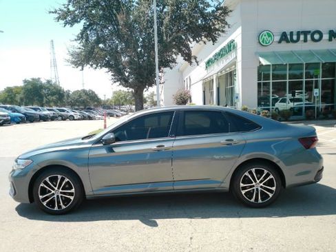 Used 2024 Volkswagen Jetta Sport FWD image 10