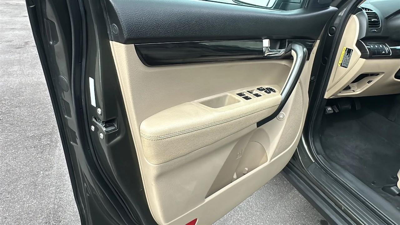 Used 2012 Kia Sorento FWD image 20