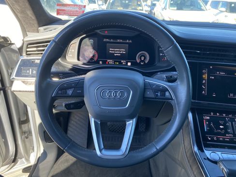 Used 2019 Audi Q8 Prestige image 12
