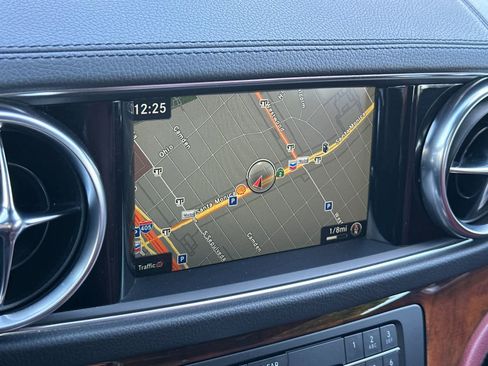 Used 2017 Mercedes-Benz SL 550 image 18