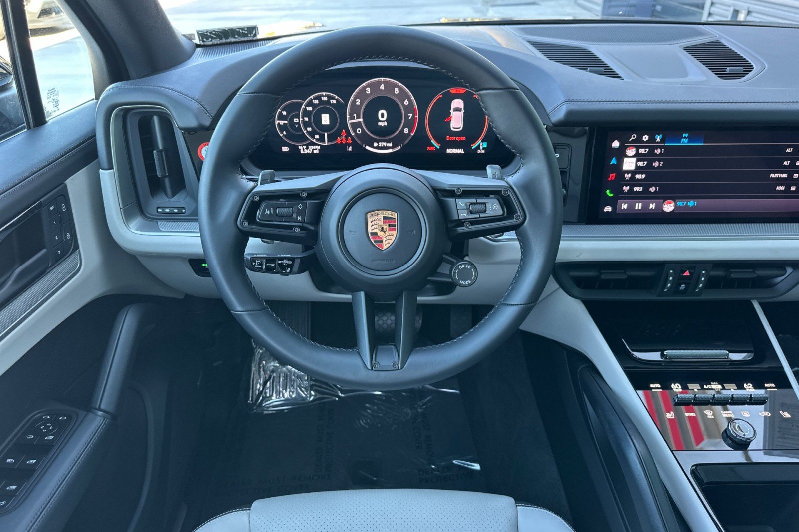Used 2026 Porsche Cayenne AWD/4WD image 14
