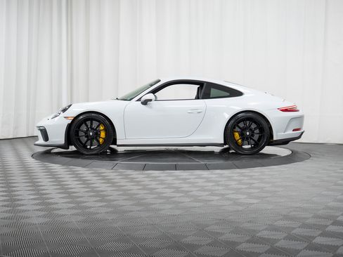 Certified 2018 Porsche 911 GT3 RWD image 41