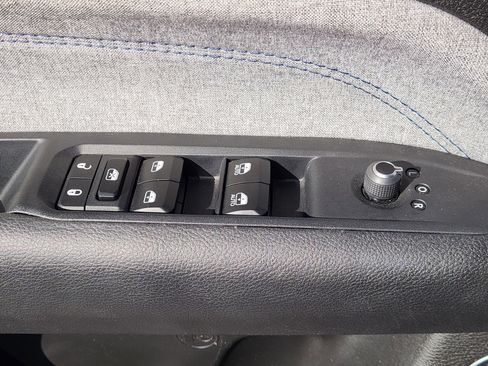 Used 2024 Jeep Compass Latitude AWD/4WD image 28
