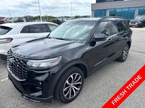 Used 2025 Ford Explorer ST-Line AWD/4WD image 1