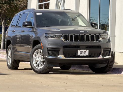 New 2025 Jeep Grand Cherokee L Laredo image 2