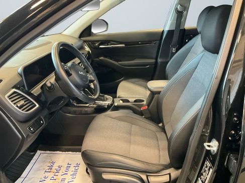 Used 2024 Kia Seltos X-Line image 2