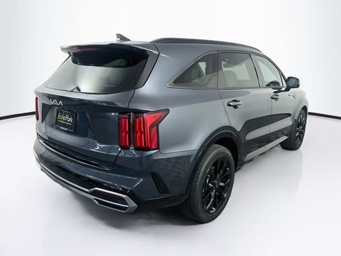 Used 2023 Kia Sorento SX FWD image 9