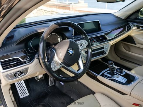 Used 2019 BMW 750i xDrive w/ Executive Package AWD/4WD image 28